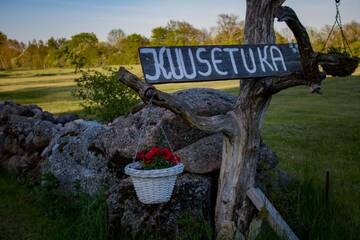 Фото номера Коттедж с видом на сад Дома для отпуска Kuusetuka Tourism Farm г. Pähkla 14